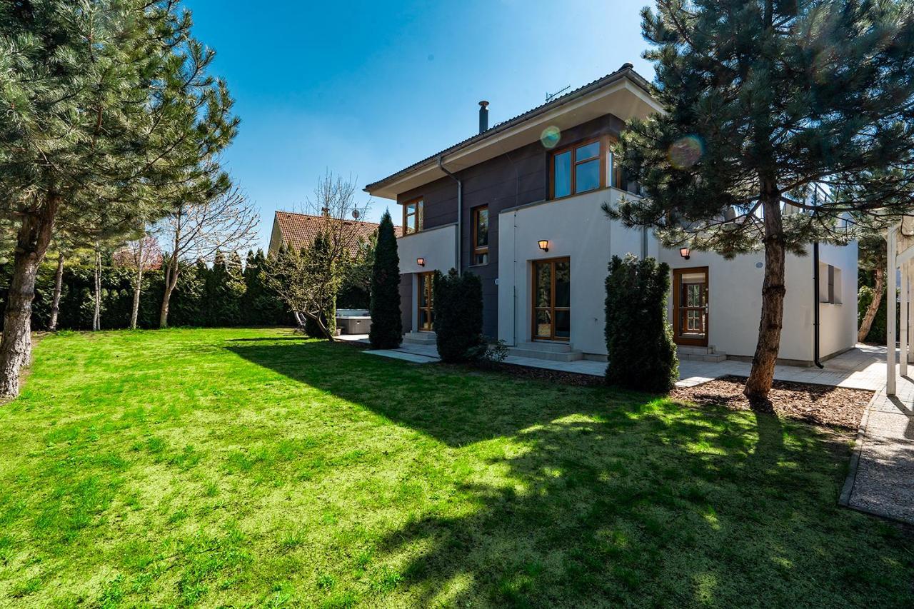 Serenity Prague Villa With Garden Jacuzzi Ngoại thất bức ảnh